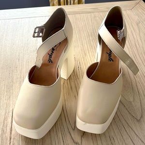 Platform closed toe sandals